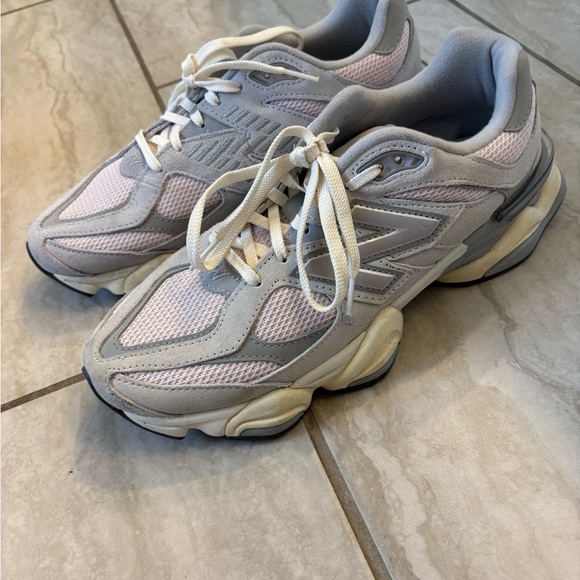 New Balance 9060 Sneakers Pink and Cream. Worn once - Picture 1 of 5